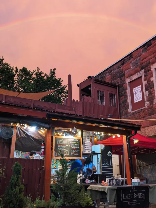 🌈 Crazy skies out here tonight at @thedewdropinndc after these insane temps this week! We're looking forward to a slightly cooler weekend and of course @thenewfunset on Sunday! 🌈 🍕 🦴